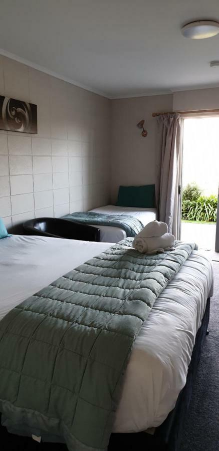 Mokau Motels Extérieur photo
