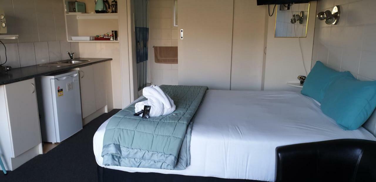 Mokau Motels Extérieur photo